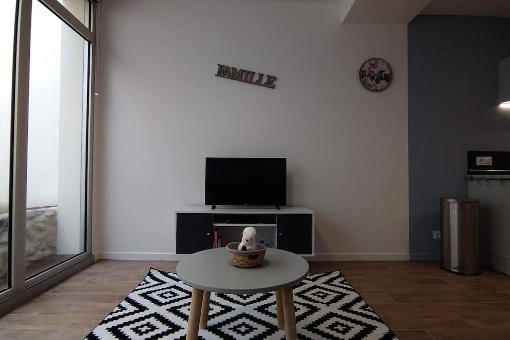 Maison De Ville En Plein Coeur De Jonzac Εξωτερικό φωτογραφία